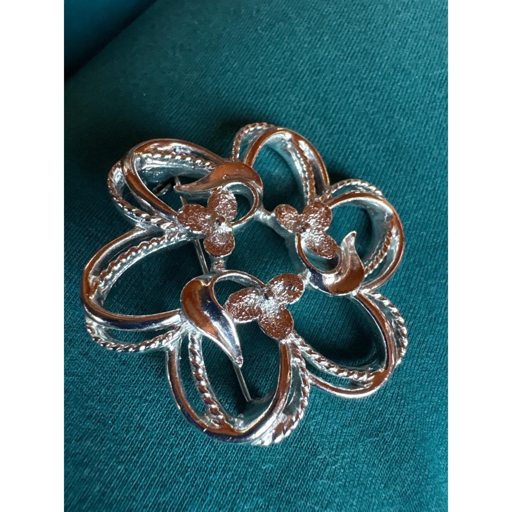 Sarah Coventry Vintage Silver Tone Openwork Floral Brooch Pin MCM Textured Petal